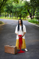 'Culpas' reflete a solidão materna em performance artística na Praça 9 de Julho, em Presidente Prudente
