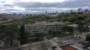 Servidora de RH é afastada suspeita de lucrar R$ 19 mil forjando aumento de horas no próprio ponto em fundação de Ponta Grossa